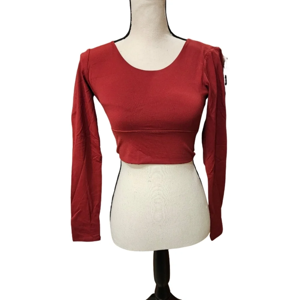 Kancehinage Red Crop Athletic Top